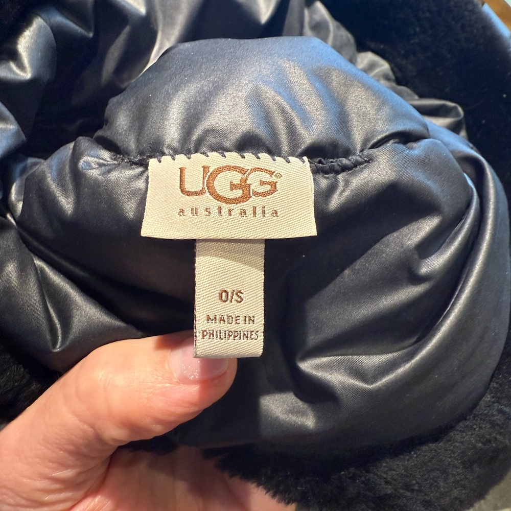 UGG Quilted Black Bucket Hat - Picture 5 of 6
